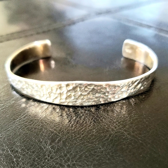 Quality Sterling silver bangle made from Mexico - Picture 1 of 5